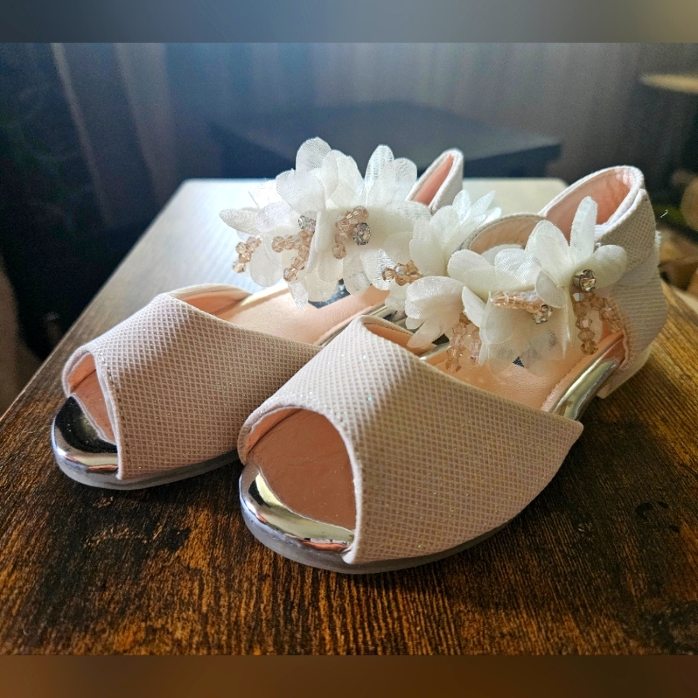 Toddler Glitter Floral Rhinestone Dress Shoe Sandal Beige Wedding Church 8.5 New
